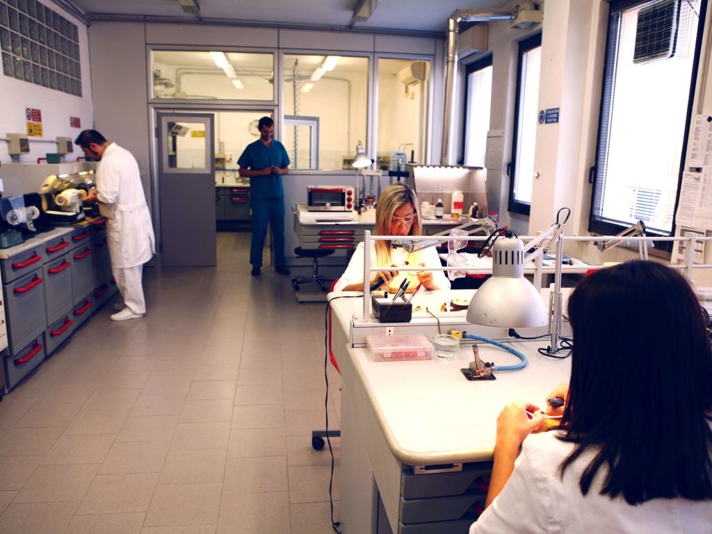 Guida alle protesi oculari: il laboratorio